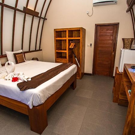 Oceans 5 Dive Resort Gili Air Extérieur photo